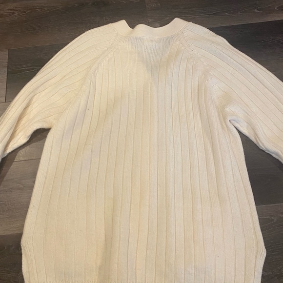 Bobbie Brooks White Sweater EUC - Picture 3 of 5